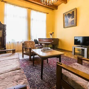 https://orien-royal-hotel.alltbilisihotels.com